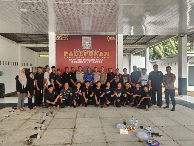 Satuan Binmas Polres Musi Rawas Gelar Sambang Silaturahim dan Penyuluhan di Pedepokan PSHT Megang Sakti