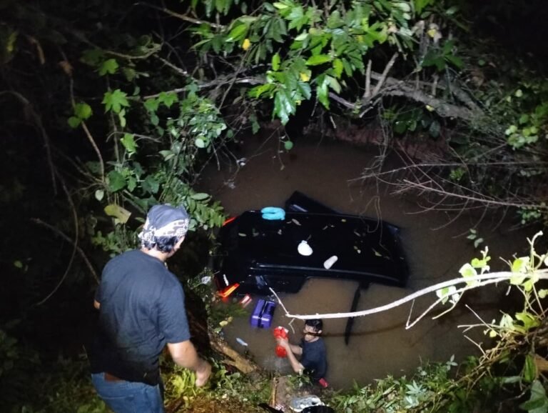 Respon Cepat Aduan 110, Polres Musi Rawas Evakuasi Mobil Terjun ke Jurang di BTS Ulu