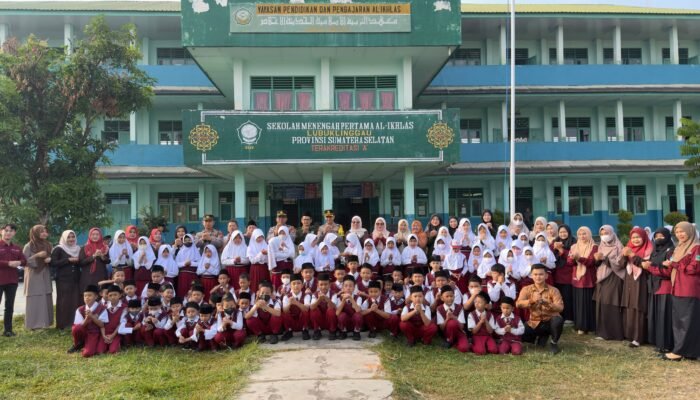 Kapolres Lubuk Linggau Sambangi Ponpes Al-Ikhlas, Tanamkan Pesan Pendidikan dan Bahaya Narkoba
